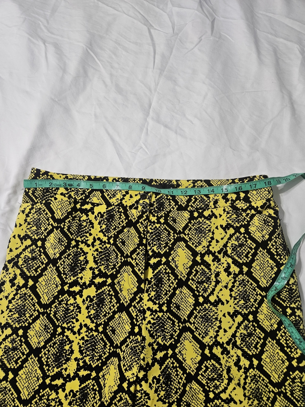 New York & Company Yellow Snake-Print Cropped Wide-Leg Pants - Picture 5 of 10